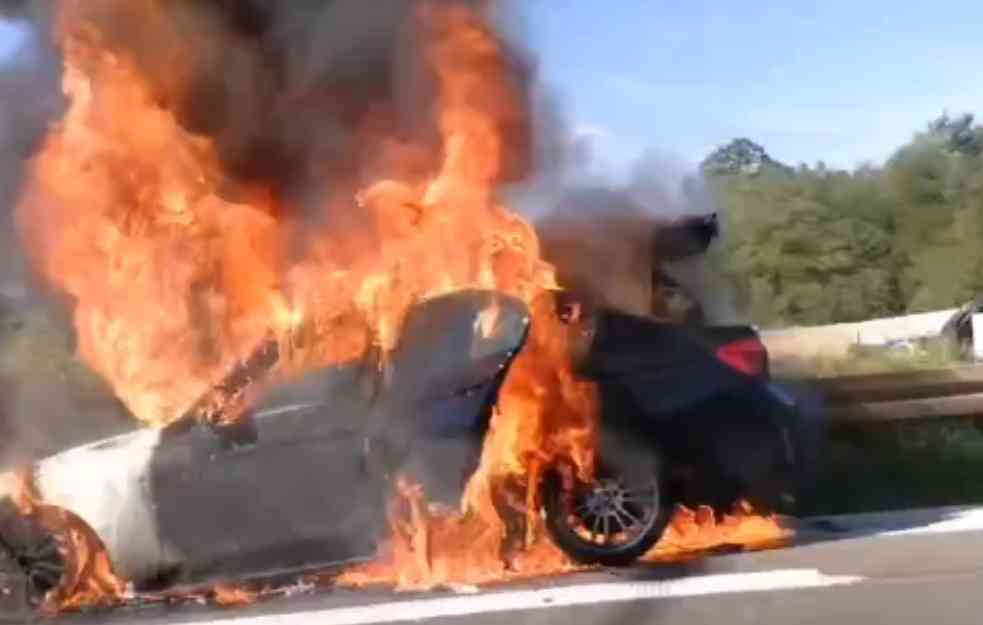 Izgoreo automobil kod Bubanj Potoka (VIDEO)