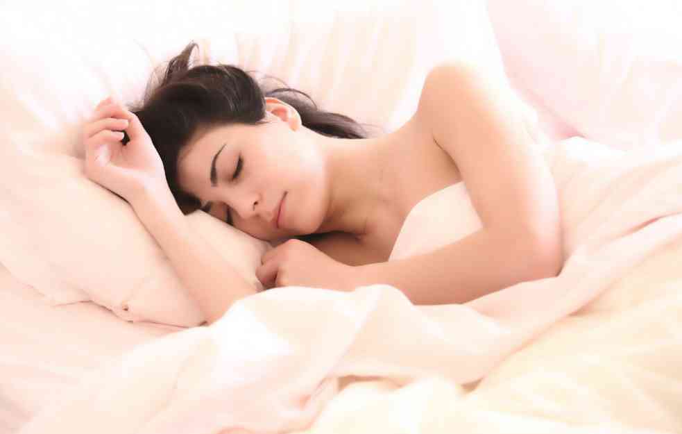 SPAVANJE JE KLJUČNO ZA ZDRAVLJE: Kiropraktičari ukazali na najgori položaj za spavanje