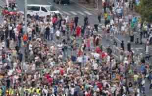 DANAS 21. PROTEST DELA OPOZICIJE U BEOGRADU: Ispred Skupštine zakazano <span style='color:red;'><b>OKUPLJANJE</b></span> u 18 časova