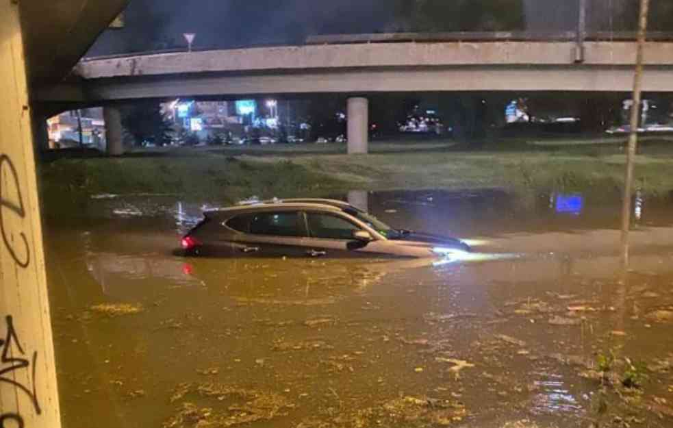 IZBEGAVAJTE OVE DELOVE GRADA: Beograd paralisan, automobili mile, užasne posledice nevremena...  (VIDEO)