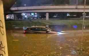 IZBEGAVAJTE OVE DELOVE GRADA: Beograd paralisan, automobili mile, užasne posledice nevremena...  (VIDEO)