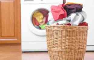 MOŽDA JE VREME ZA NOVU? Četiri <span style='color:red;'><b>znak</b></span>a da vaša mašina za pranje veša ne radi dobro