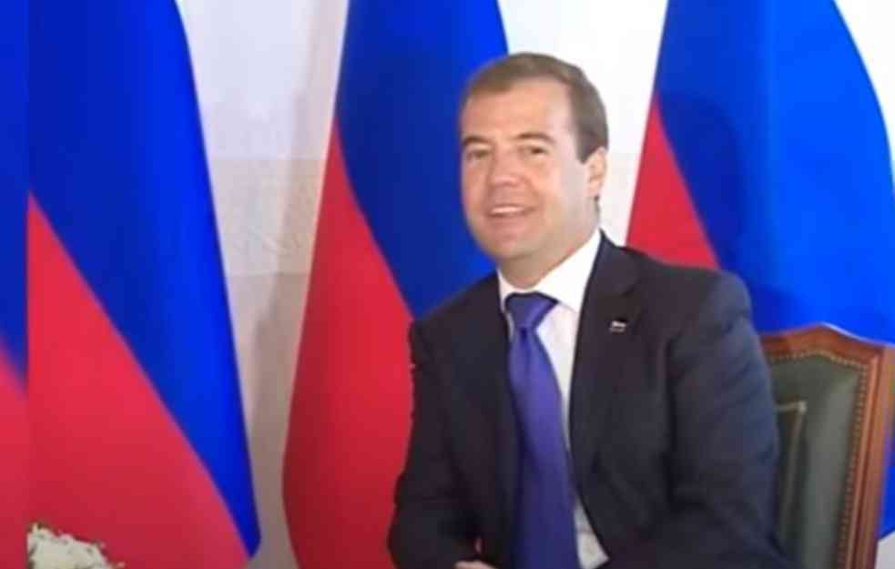 MEDVEDEV: Rusko oružje će se unapređivati sve do konačne pobede!