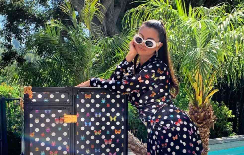 Modna ikona: Izdvajamo najbolje party autfite Selene Gomez (FOTO)