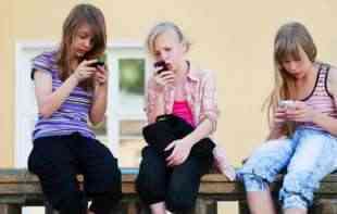 ZVANIČNO!!! Školama naloženo da ograniče upotrebu mobilnih telefona kod đaka