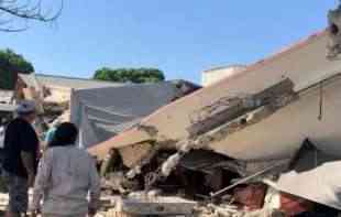 TRAGEDIJA U MEKSIKU! Krov crkve se OBRUŠIO NA VERNIKE: Devetoro poginulo, 40 povređenih! (VIDEO) 