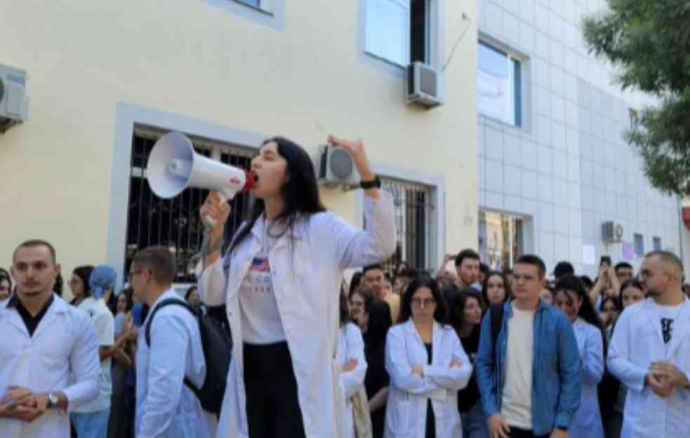 Studenti u Albaniji protestuju: Pre diplome, pet godina moraju da rade u zemlji