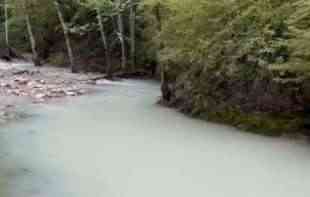 Reka Neretva potpuno bela: Ribe nemaju <span style='color:red;'><b>kiseonik</b></span> (VIDEO)