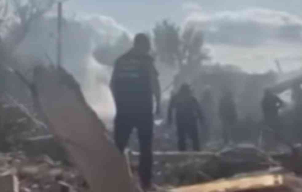 Napad na selo u Ukrajini: Projektil pogodio prodavnicu i kafić, poginulo 50 osoba (VIDEO)