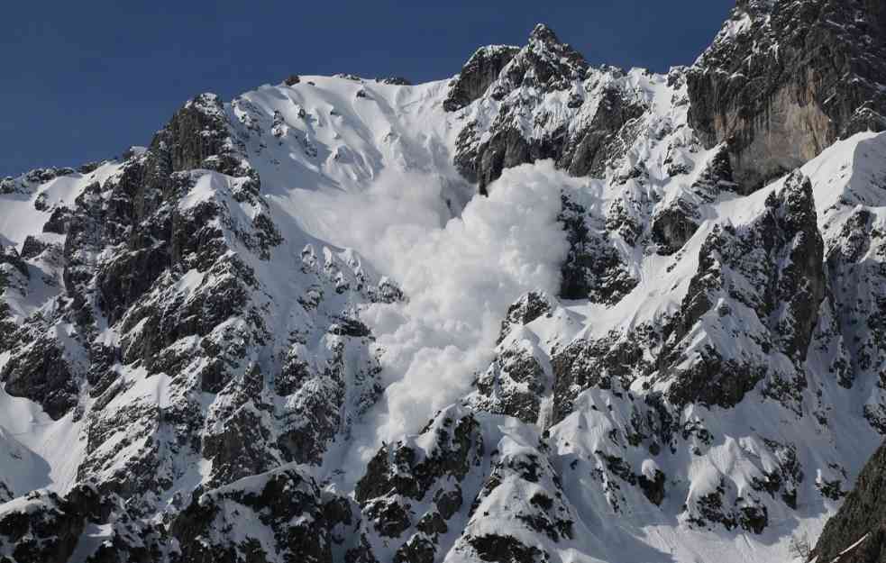 TRAGEDIJA NA ALPIMA! Snežna lavina odnela živote dva planinara