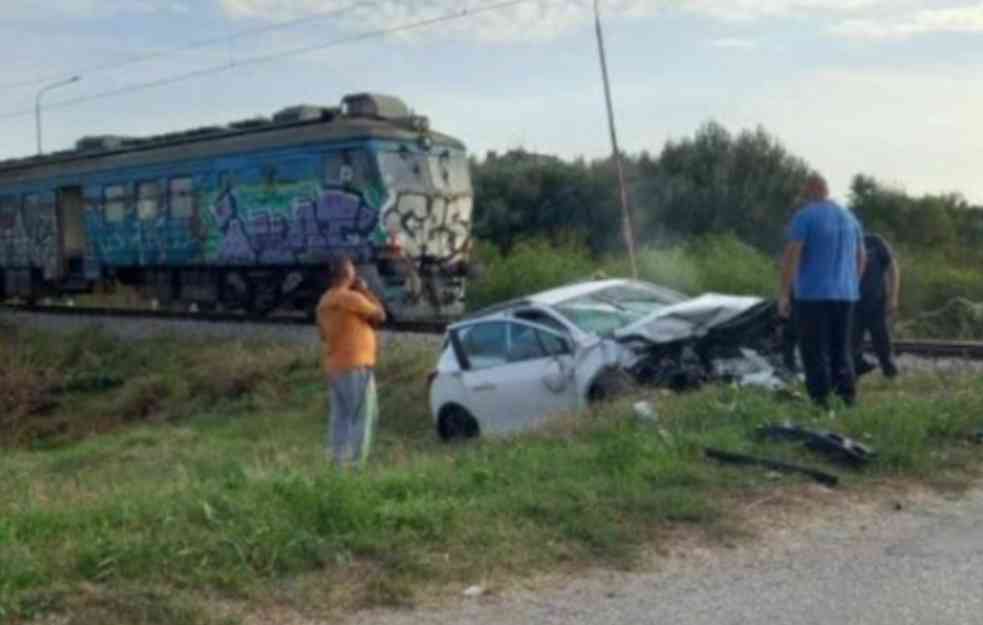 Težak sudar u Pančevu: Voz udario automobil