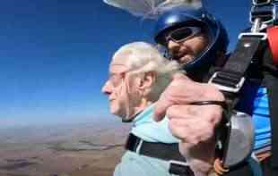 Doroti Hofner (104) umrla nedelju dana nakon što je postala najstariji padobranac na svetu