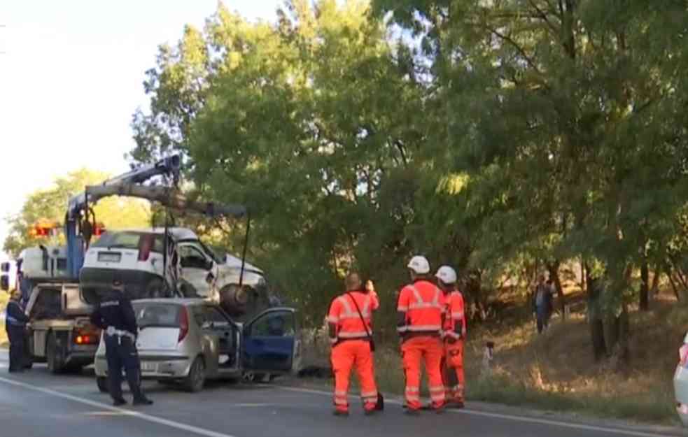 POGINUO MLADIĆ, TRI OSOBE POVREĐENE Težak sudar na Ibarskoj magistrali (FOTO)