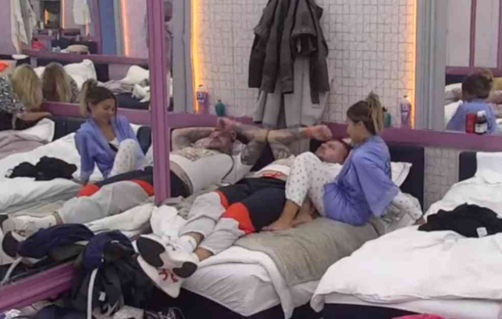 JANJUŠ SPOPAO ANELI : Navalio na njenu GU*U i ne pušta! (FOTO)