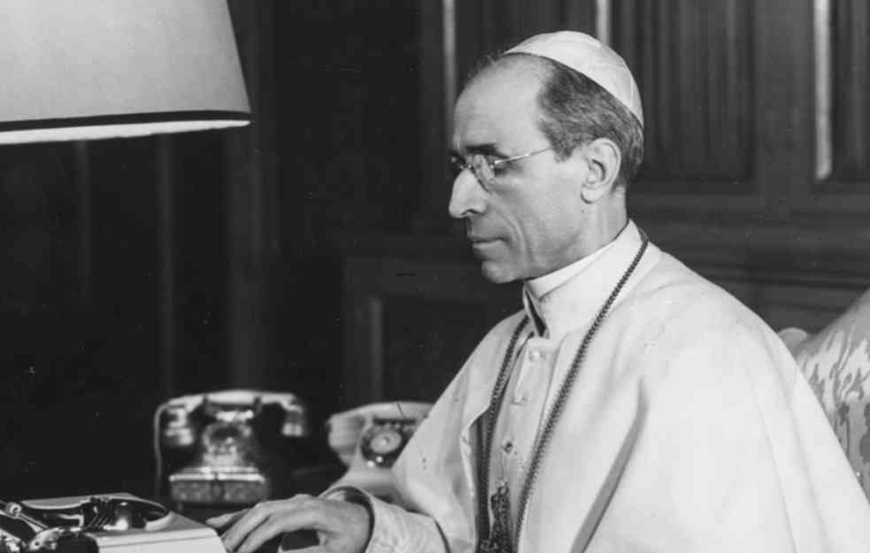 TAJNE VATIKANA: Pregovori HItlera i pape Pija XII
