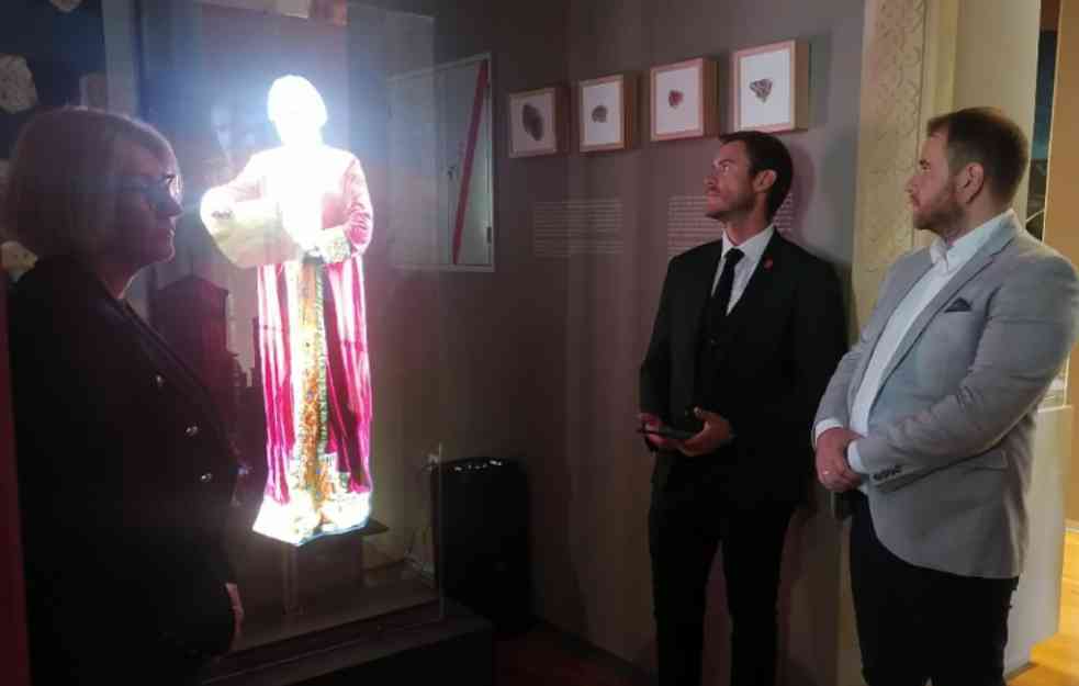 KAO DA JE ŽIV: Prvi put u istoriji predstavljen HOLOGRAM CARA LAZARA u Narodnom muzeju u Kruševcu 