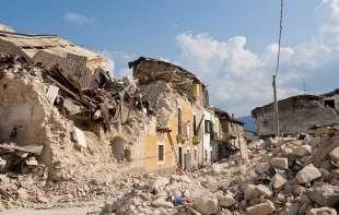 Jak zemljotres pogodio grad Izmir u Turskoj