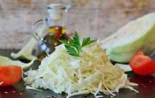 Slasna kupus salata: Neodoljiv ukus koji osvaja sve uzraste