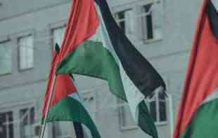 <span style='color:red;'><b>Svat</b></span>ovi iz Pazara krenuli po mladu s palestinskim zastavama, zaustavila ih kosovska policija (VIDEO)