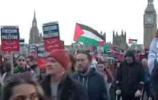 <span style='color:red;'><b>MASOVNI PROTESTI</b></span> PODRŠKE  U LONDONU: Hiljade ljudi podržalo Palestince