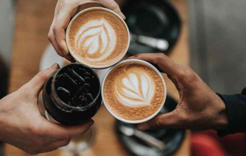 AUTOMATI SU SVUDA OKO NAS ALI OVO SIGURNO NISTE ZNALI: Zašto je kafa s automata slatka i kada uzmete onu bez šećera? 