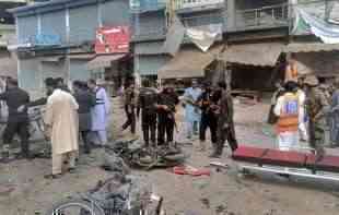 U eksploziji <span style='color:red;'><b>bombe</b></span> u Pakistanu poginulo petoro ljudi, a povređena 21 osoba