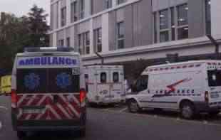 Devojka pretučena i izbodena od strane svog partnera dovezena u Urgenti centar