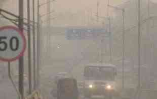 Nju Delhi ograničava upotrebu vozila radi suzbijanja zagađenja vazduha