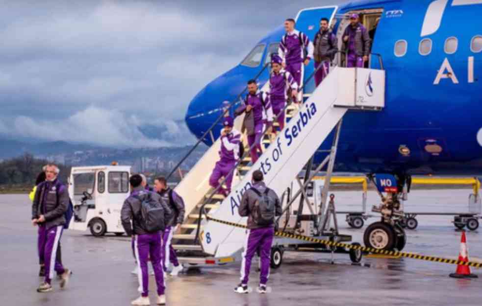 Večeras na leskovačkom stadionu meč Čukarički - Fiorentina: Fudbaleri italijanskog tima stigli na jug Srbije