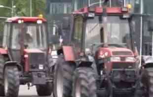Traktori blokiraju puteve na 21 lokaciji: <span style='color:red;'><b>Paori</b></span>ma iz Kikinde prete zbog izlaska na protest