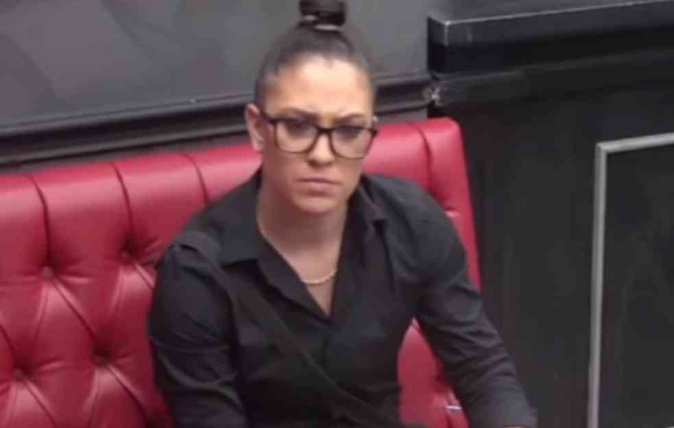 MATEA CAR DALA ODGOVOR NA DRUŠTVENIM MREŽAMA : Ova fotka govori više od reči (FOTO)
