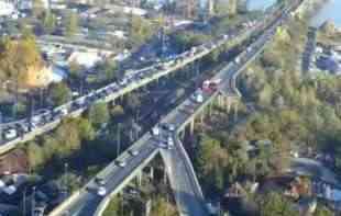 KOLONE VOZILA NA MOSTOVIMA: Jutarnji špic u Beogradu, saobraćaj usporen na u ovim delovima grada! Kolaps i u Takovskoj