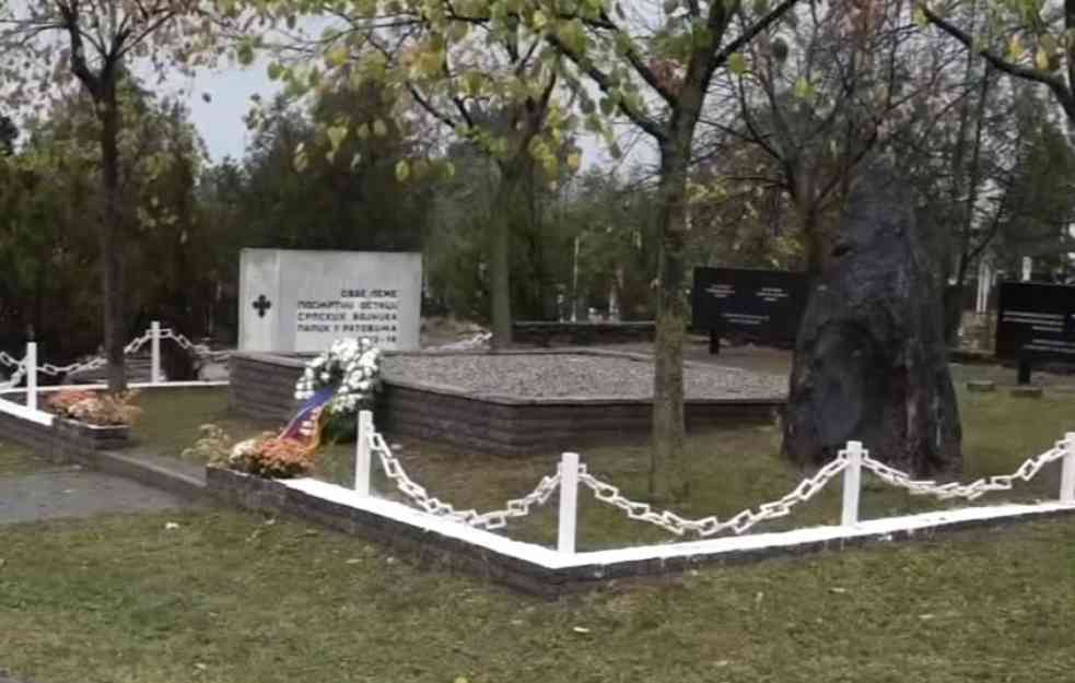 AJMO, SRBI! POKRENUTA PETICIJA: Spomenik SRPSKIM VOJNICIMA mora se vratiti na svoje mesto, uz izvinjenje ambasadora (VIDEO, FOTO)