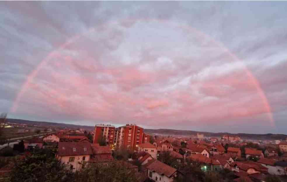 NEVEROVATAN PRIZOR: Neobična duga iznad ovog grada u Srbiji