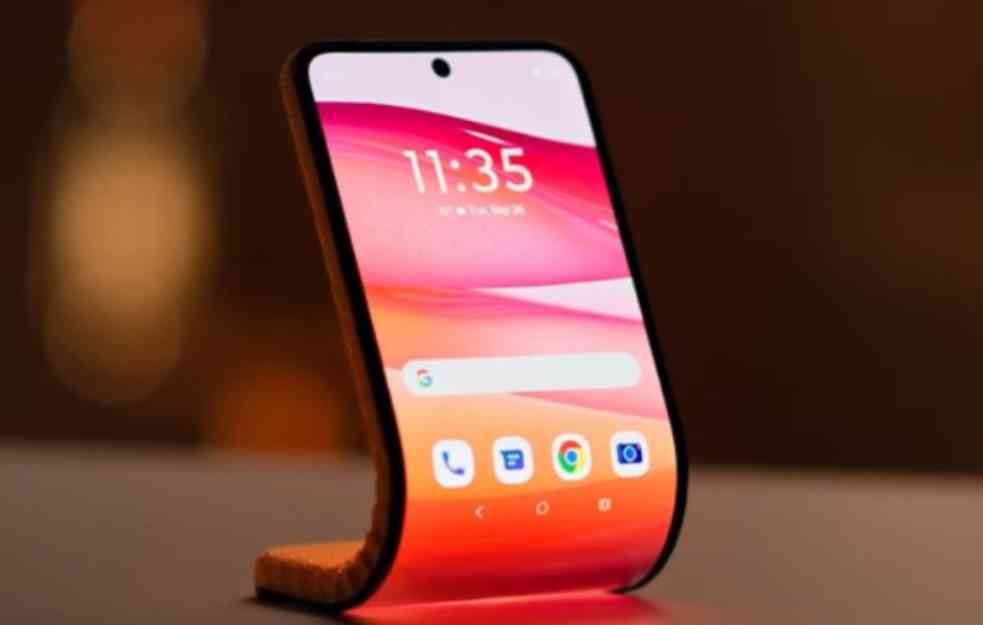 MOTOROLA NAPRAVILA SAVITLJIV AI TELEFON: Može da se obavije oko ruke (VIDEO)