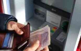 BIZARAN SLUČAJ U AMERICI: Dve žene dovezle mrtvu osobu do banke i uzele mu novac sa računa