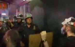 HAOS U KALIFORNIJI: Demosntarnti upali i u zgrade medija, traže hitan prekida rata u Gazi! 