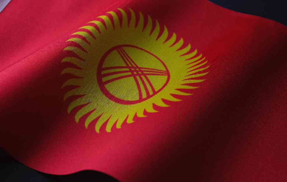 Kirgistan menja dizajn zastave: Evo i zašto 