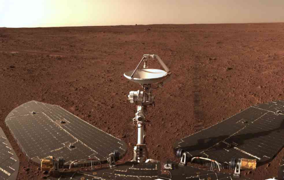 NEVEROVATNO OTKRIĆE! Kineski rover otkrio podzemne geometrijske oblike na Marsu