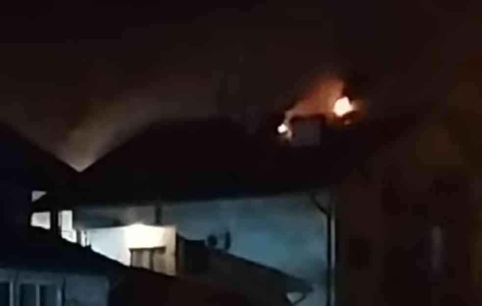 VATRA I DIM KULJAJU NA SVE STRANE :Prvi snimci jezivog požara u Užicu, vatrogasci se bore s plamenom (VIDEO)
