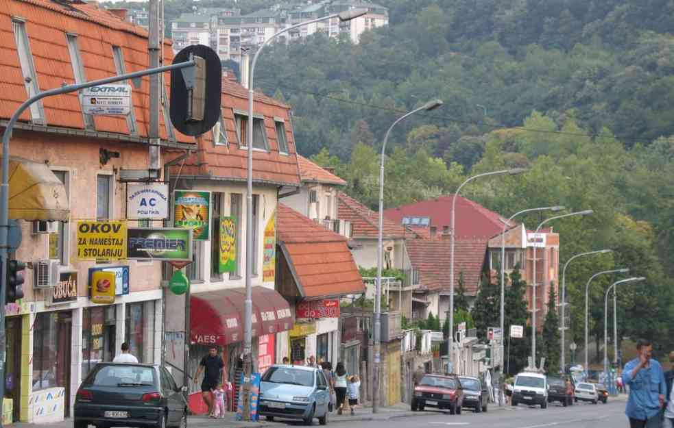 "Doživljavam gadosti dok idem na posao": Pijani deda na Kanarevom zgadio mnoge prolaznike