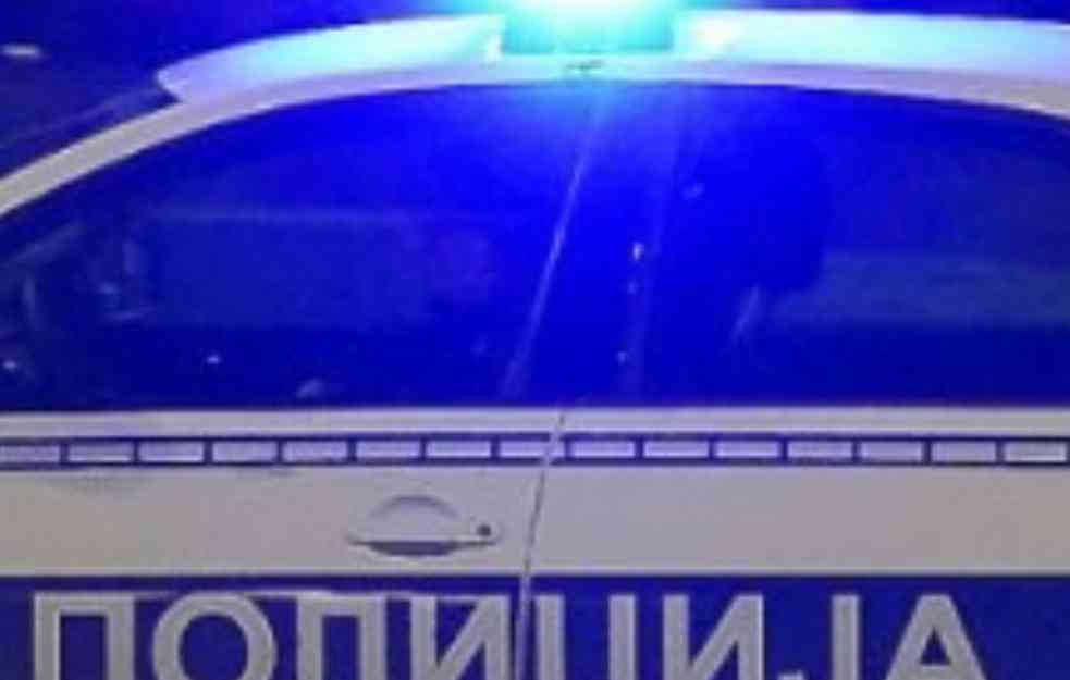 NESREĆA NA ZRENJANINSKOM PUTU: Vozač teško povređen, auto na krovu