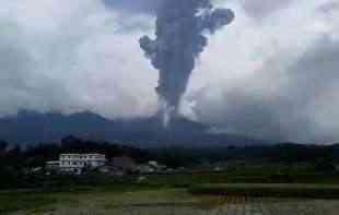STRAVIČNA <span style='color:red;'><b>ERUPCIJA VULKANA</b></span> U INDONEZIJI: Najmanje 11 žrtava, dosta nestalih (VIDEO)