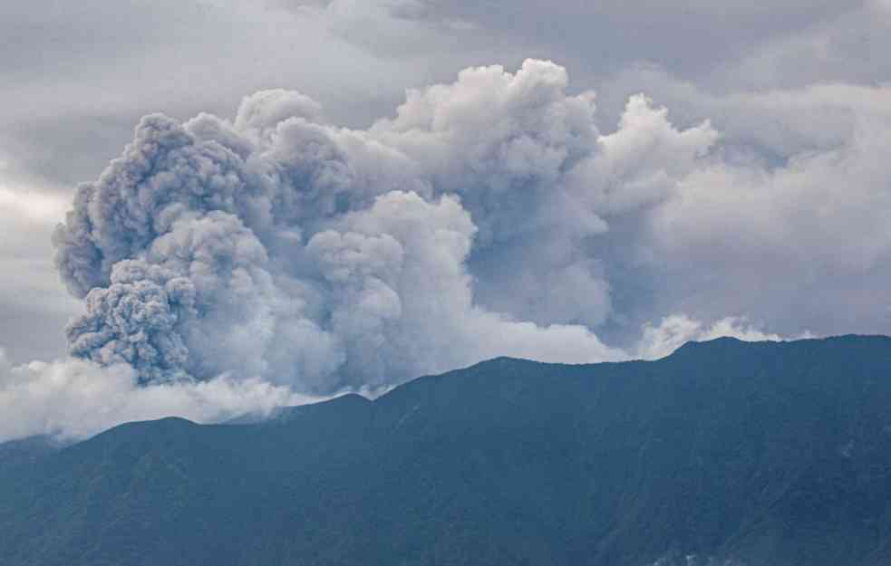 BROJ MRTVIH U INDONEZIJI PORASTAO: Vulkanska erupcija odnela 22 života, za jednom se još traga