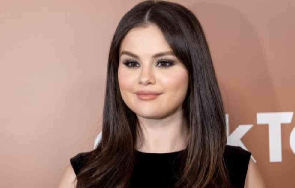 SELENA GOMEZ RAZBESNELA FANOVE NOVIM DEČKOM: 