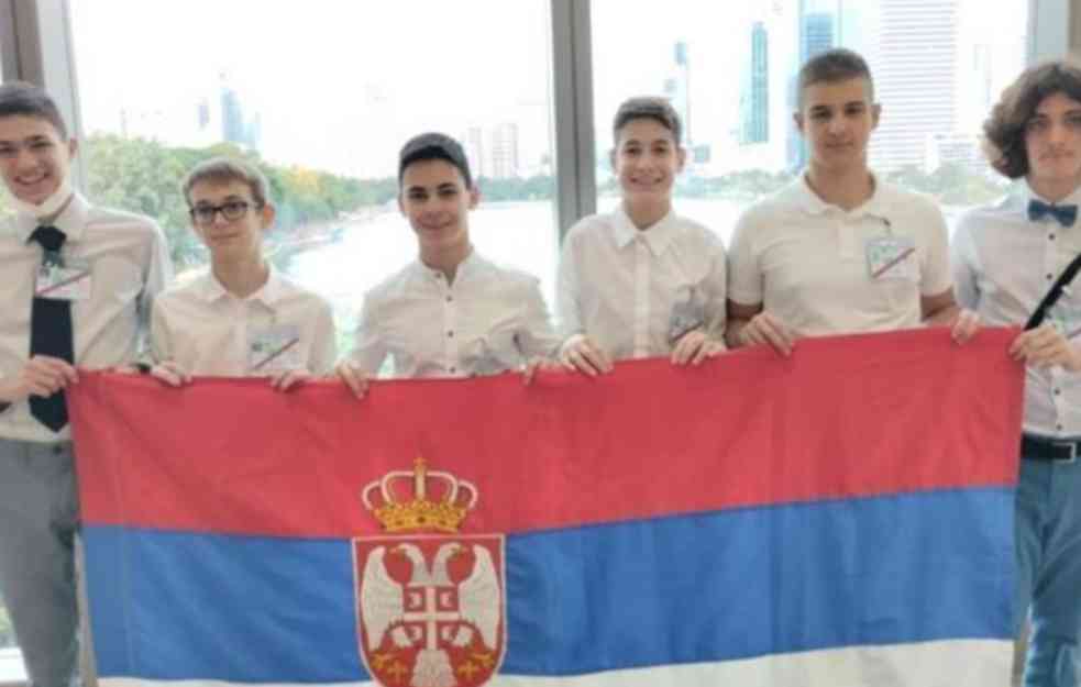 BRAVO, DECO! MATEMATIČARI DONELI ŠEST MEDALJA SA TAJLANDA: Učenici prvog razreda Matematičke gimnazije postigli odlične rezultate na Naučnoj olimpijadi (FOTO)