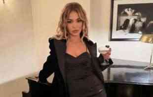 RITA ORA ŠOKIRALA JAVNOST SVOJIM <span style='color:red;'><b>NEZNANJE</b></span>M: Pevačica se samo blamira (VIDEO)