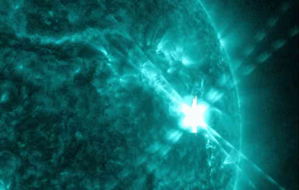 NASA ZABELEŽILA NEVEROVATAN FENOMEN: "Solarna baklja" prekinula je deo radio komunikacije na Zemlji (VIDEO)