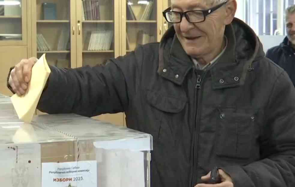 IZBORI U SRBIJI: Oglasio se RIK, predsednik Srbije stigao na glasanje...