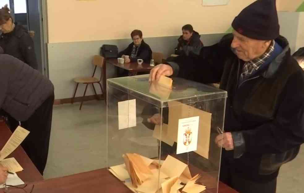 INCIDENT NA DAN IZBORA! Napadnuta članica izborne komisije 